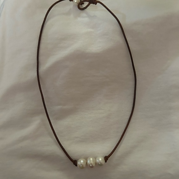 Freshwater pearl necklace, purchased from JTV, 18” L never worn - Picture 4 of 4